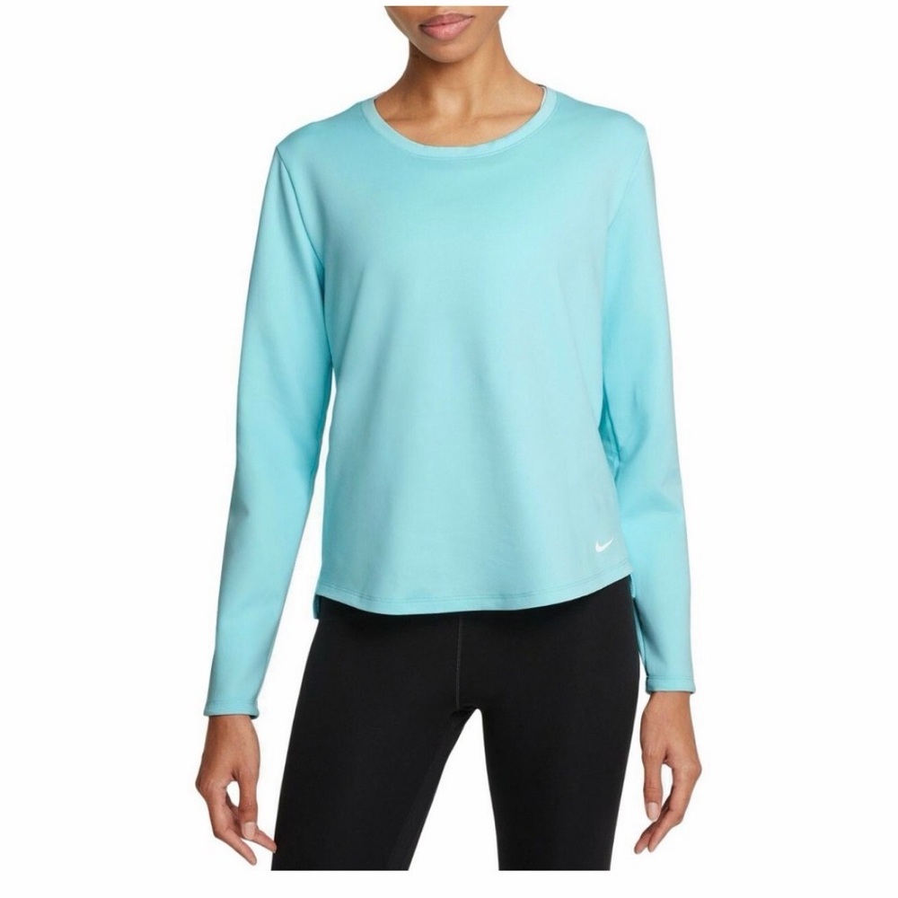 Nike Therma-FIT Long Sleeve Top. Athletic Training Workout Layer in light blue